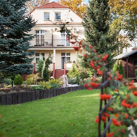Willa Jozefina Inowrocław Exteriör bild