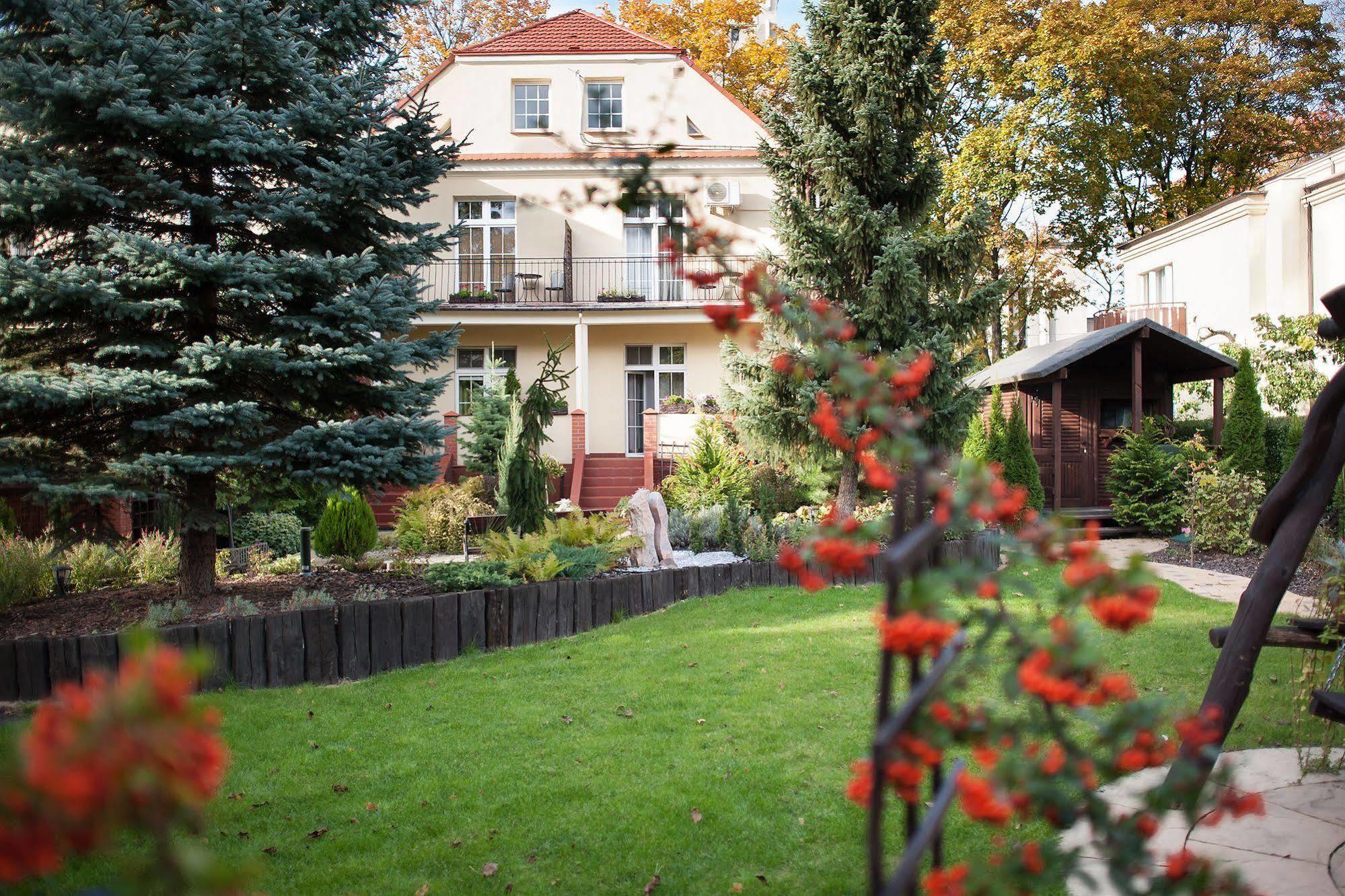 Willa Jozefina Inowrocław Exteriör bild